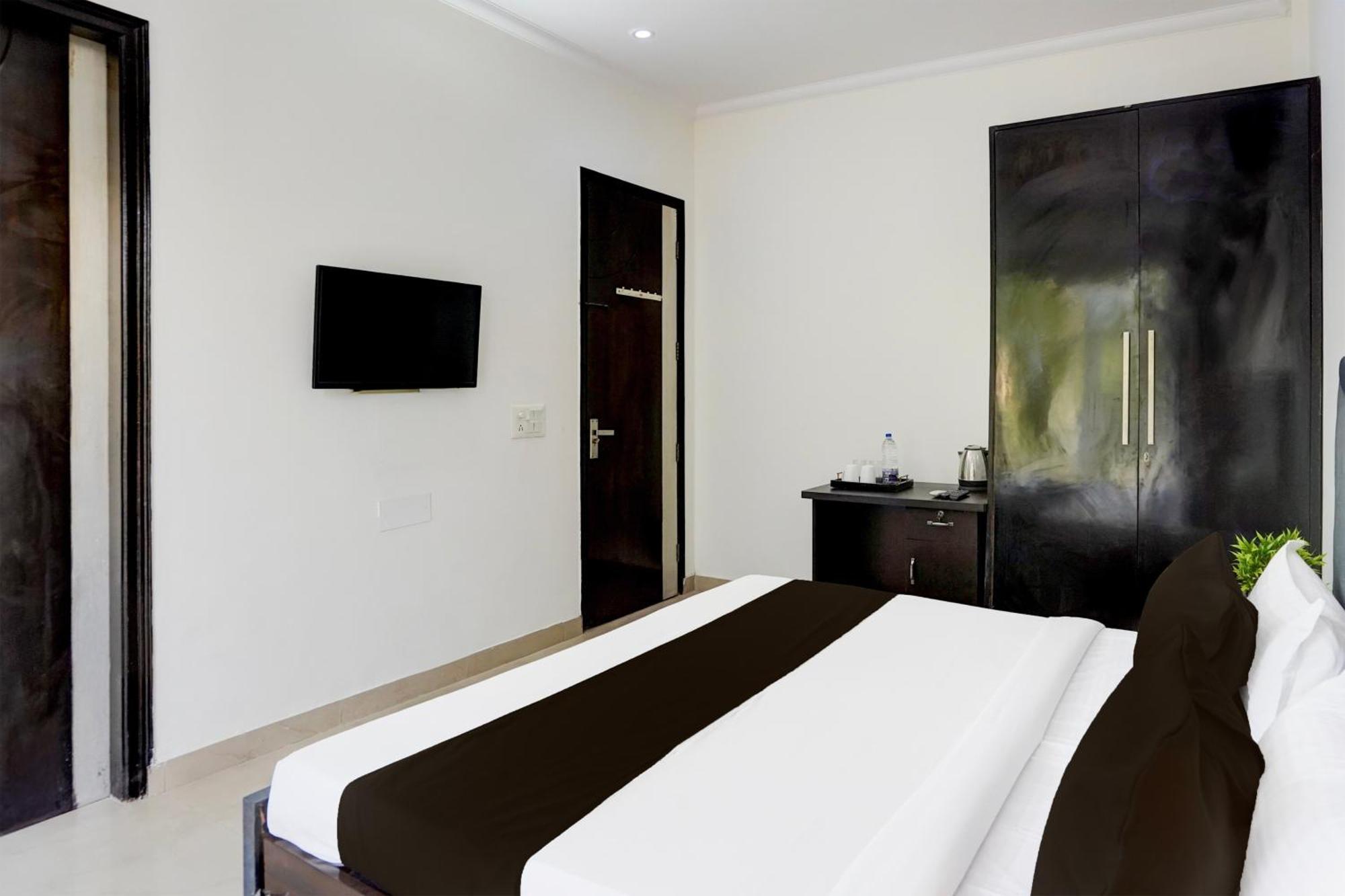 Super Townhouse Sector 53 Golf Course Road Appartement Gurgaon Buitenkant foto