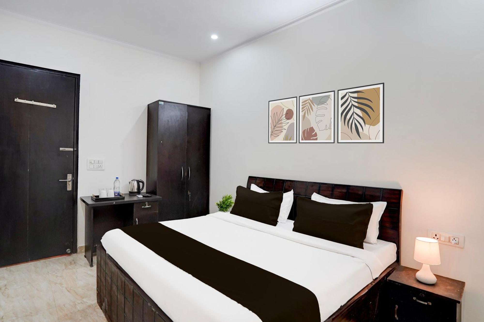 Super Townhouse Sector 53 Golf Course Road Appartement Gurgaon Buitenkant foto