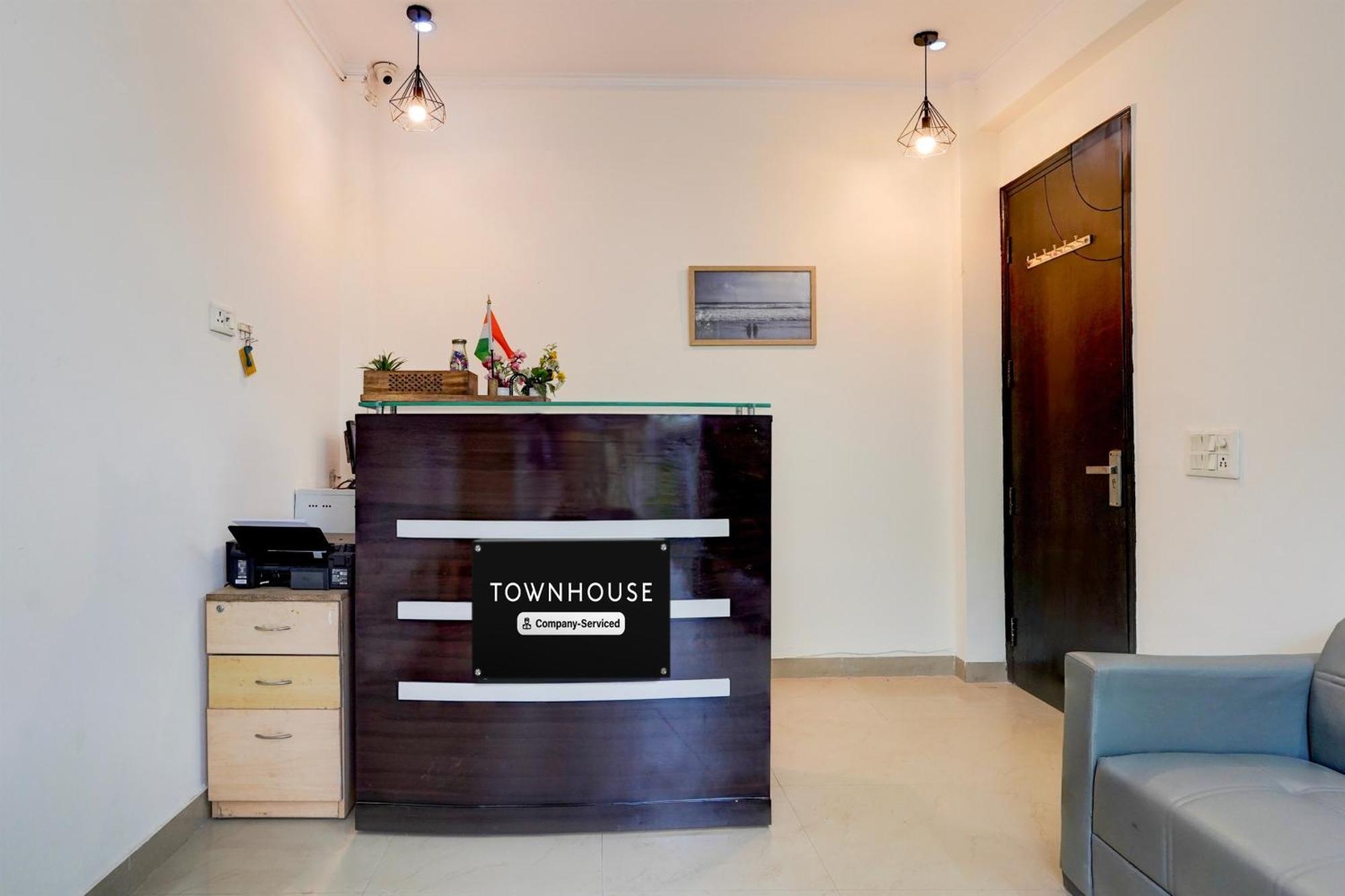 Super Townhouse Sector 53 Golf Course Road Appartement Gurgaon Buitenkant foto
