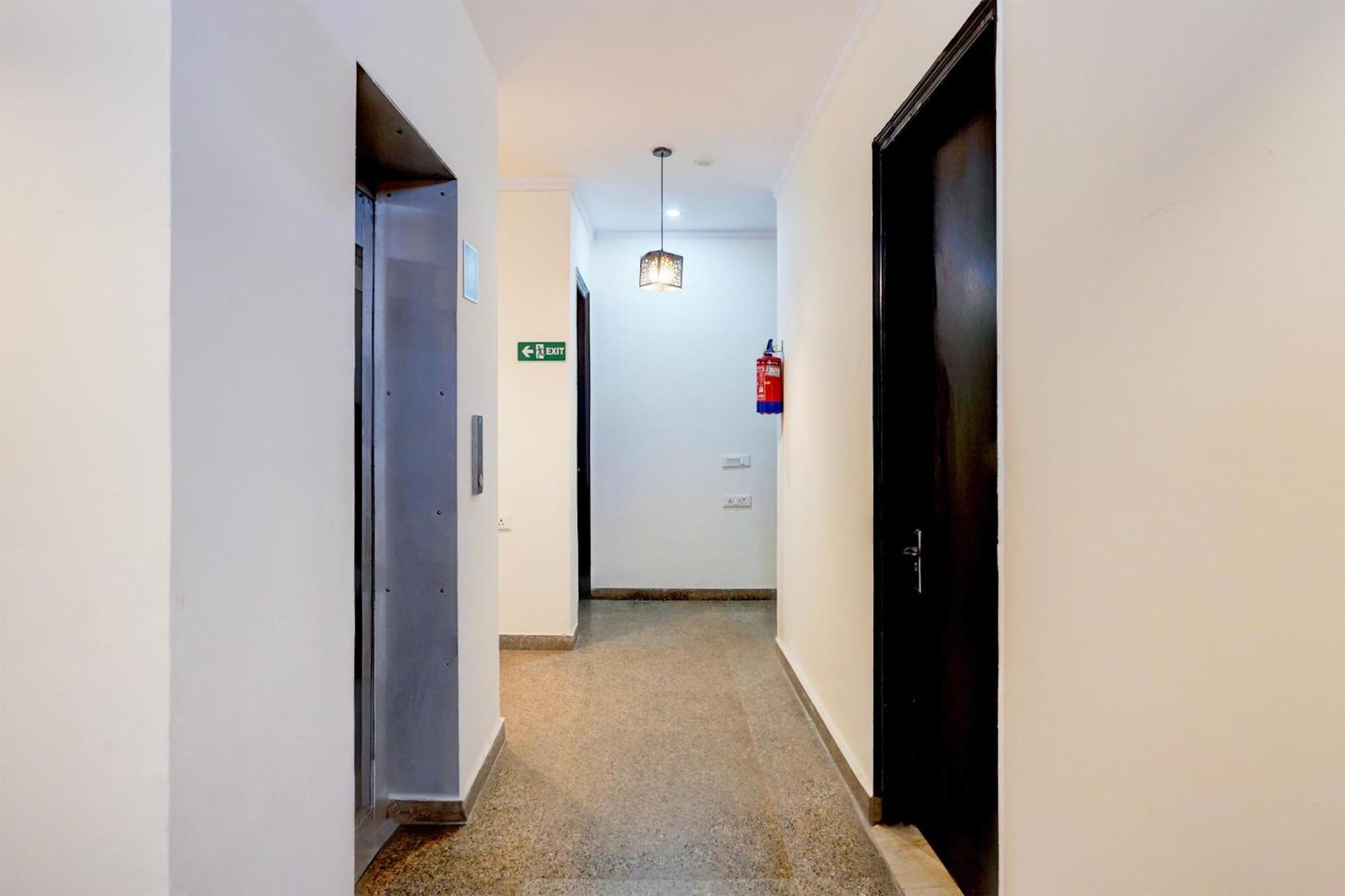 Super Townhouse Sector 53 Golf Course Road Appartement Gurgaon Buitenkant foto