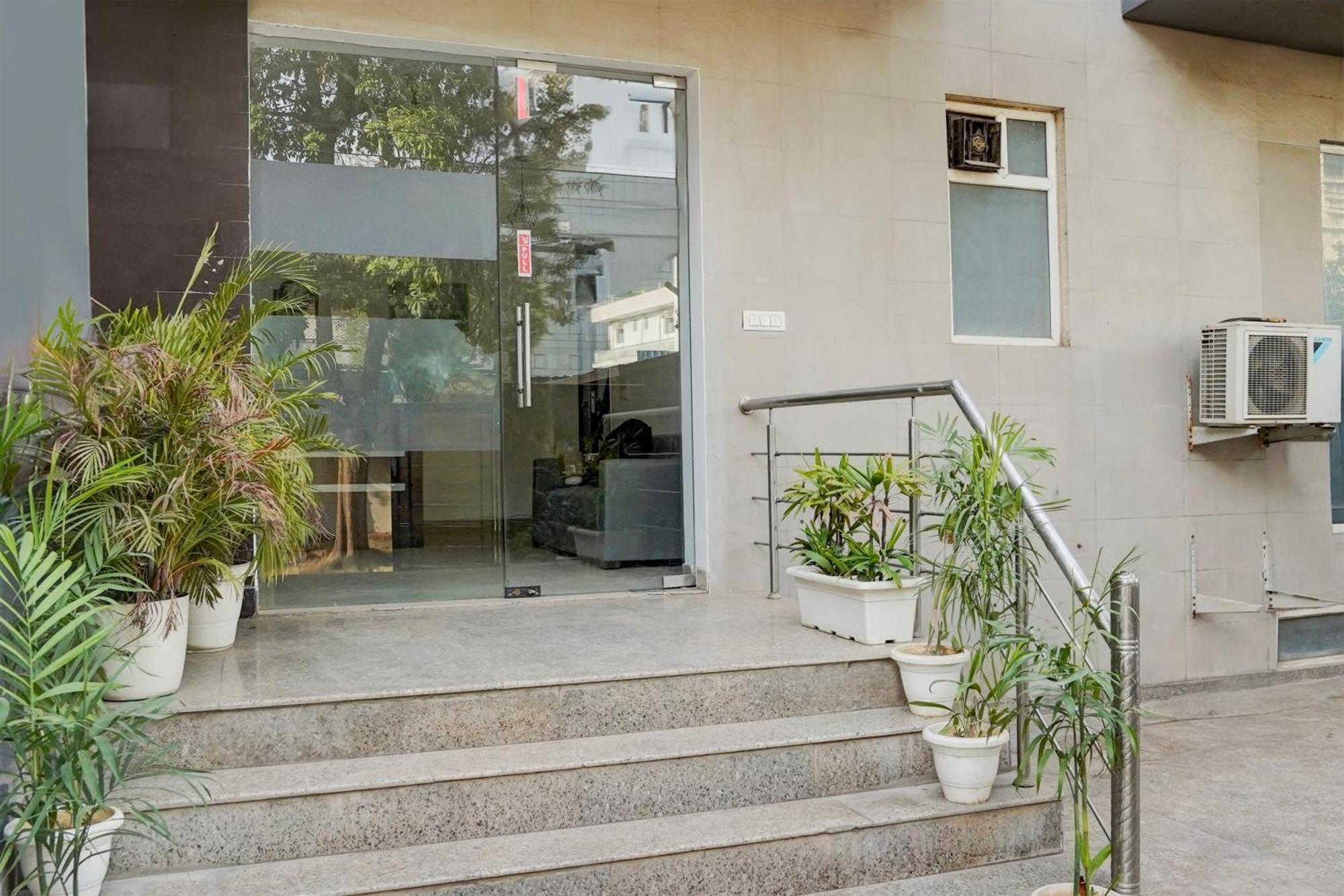 Super Townhouse Sector 53 Golf Course Road Appartement Gurgaon Buitenkant foto